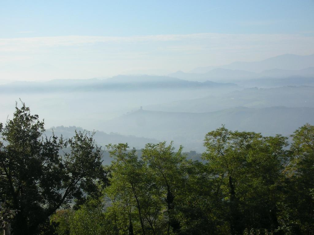 Poggio Dei Prugnoli Bed & Breakfast Tavoleto Dış mekan fotoğraf