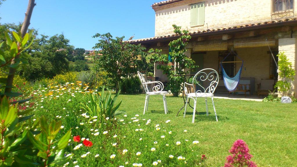 Poggio Dei Prugnoli Bed & Breakfast Tavoleto Dış mekan fotoğraf