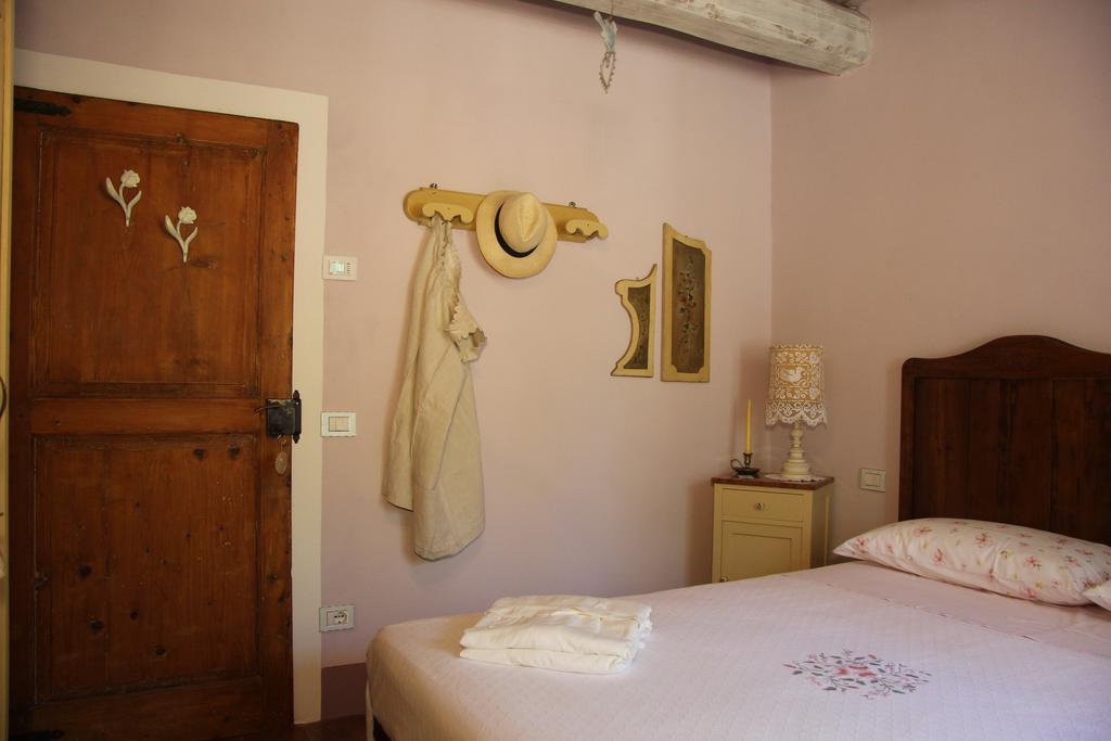 Poggio Dei Prugnoli Bed & Breakfast Tavoleto Dış mekan fotoğraf