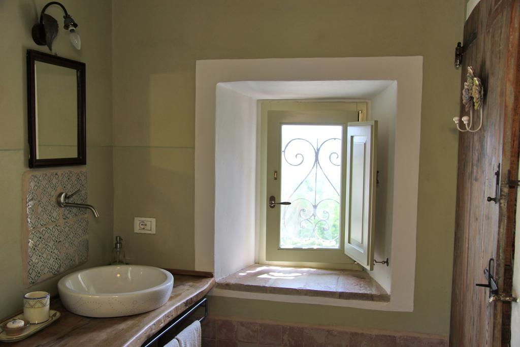 Poggio Dei Prugnoli Bed & Breakfast Tavoleto Dış mekan fotoğraf